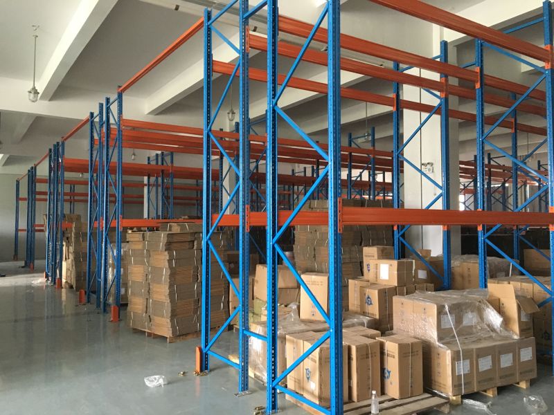 浙江龙游某著名食品生产上市企业原料仓库重型横梁式货架安装